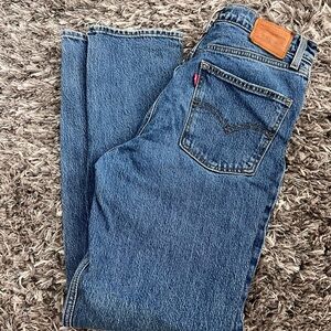 LEVIS 70’s SLIM STRAIGHT HIGH WASTED DENIM JEANS